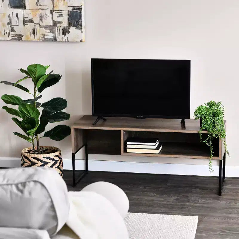 Mueble de TV Ashwood / Roble costero con almacenamiento cerrado, unidad individual