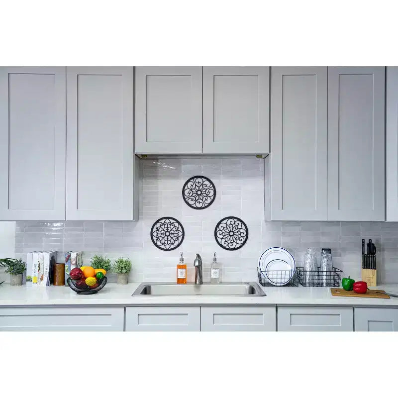 Mueble bajo de cocina estilo Shaker en gris paloma con puerta y cajones dobles, montaje para 1 persona