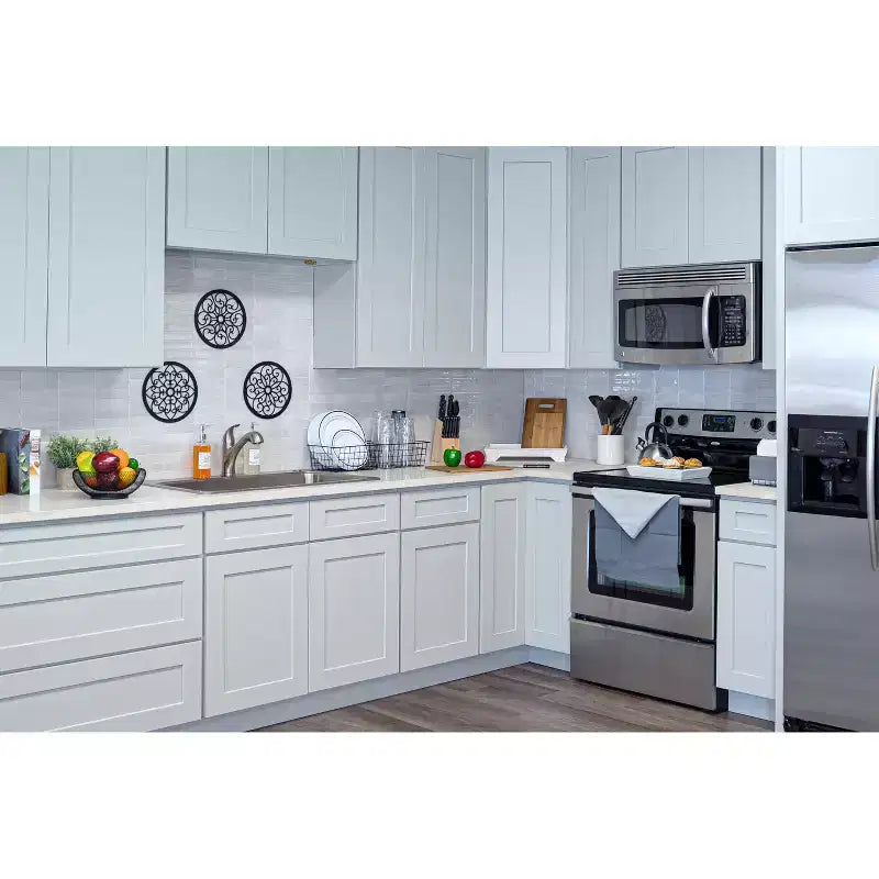 Mueble bajo de cocina estilo Shaker en gris paloma con puerta y cajones dobles, montaje para 1 persona