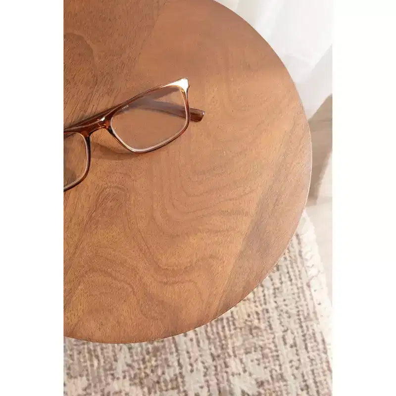 Mesa auxiliar de pedestal redonda de madera en marrón nogal/natural, individual